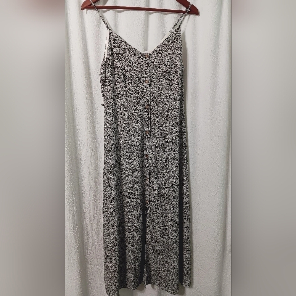 3 X$25 Sienna Sky Buttoned Up Midi Dress Size S